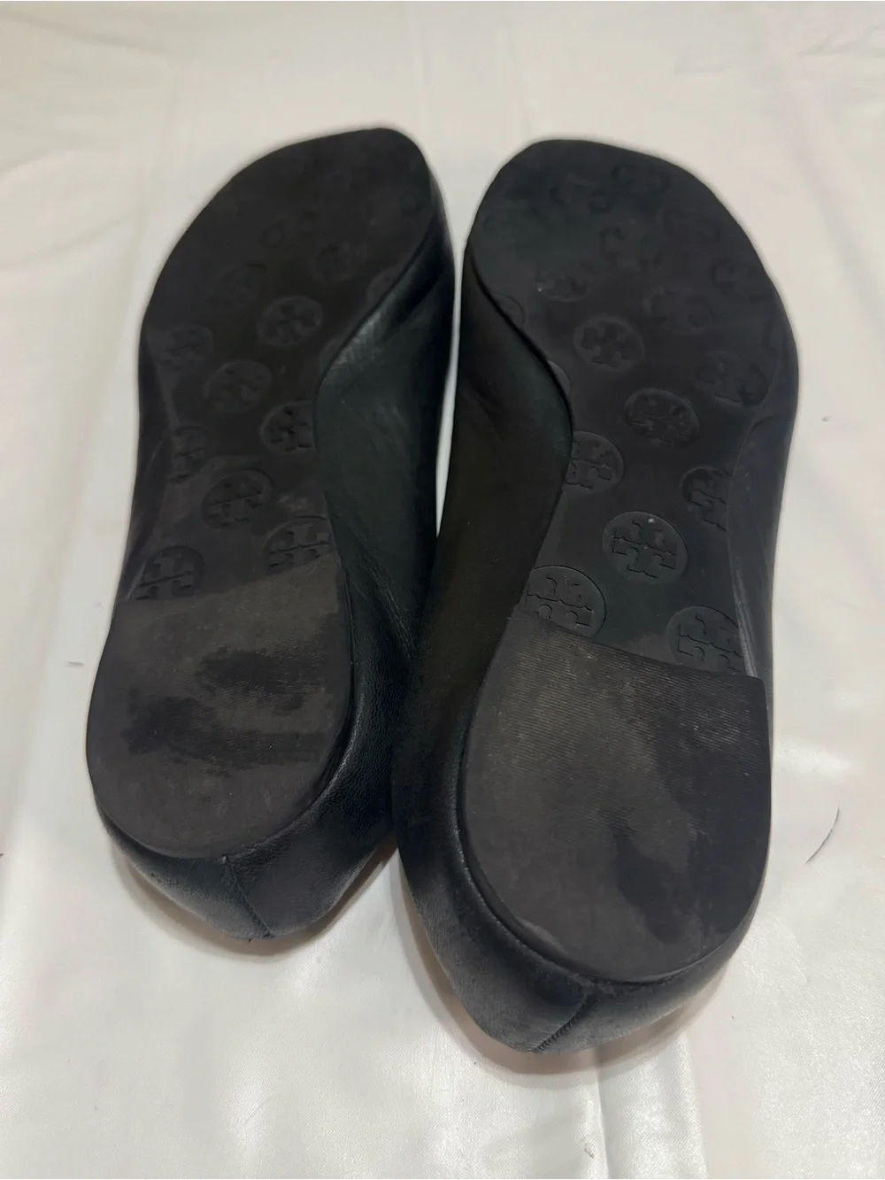 Tory Burch Black Leather Ballet Flats with Gold Logo Medallion size 8.5